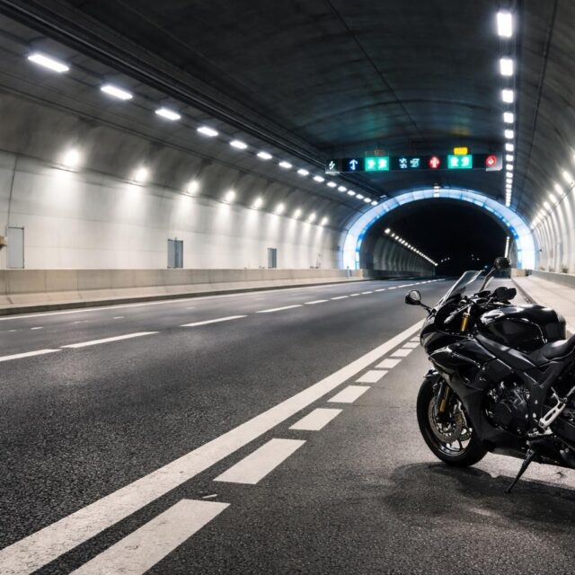 découvrez tout ce qu'il faut savoir pour voyager avec votre moto dans le tunnel sous la manche : conseils, règles et astuces pour un trajet sécurisé et agréable.